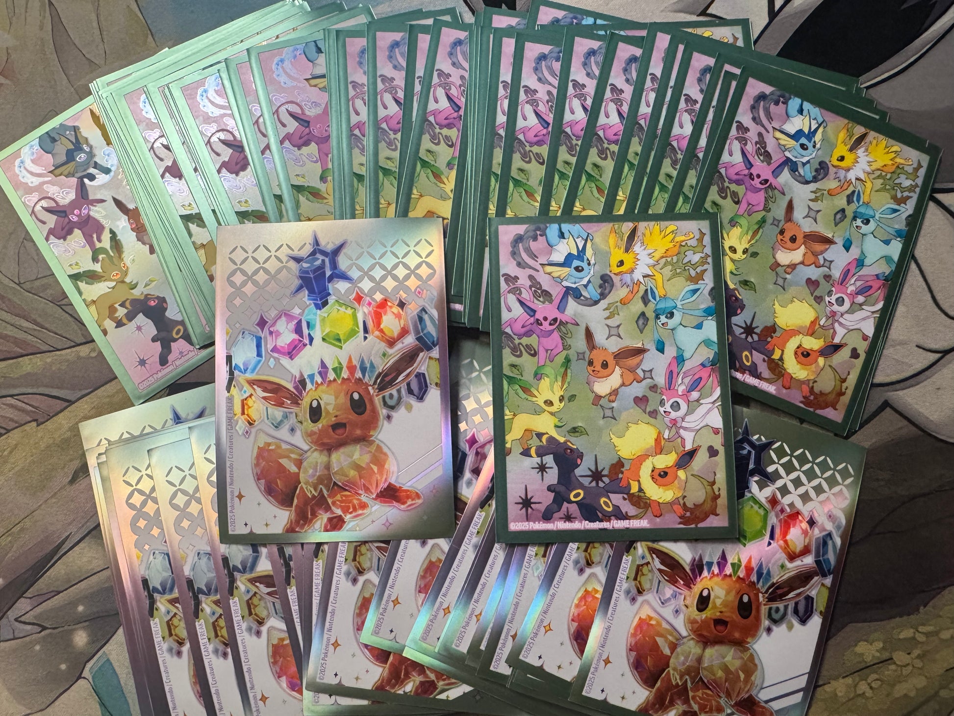 Eeveelution: Card Sleeves (±75 pcs)